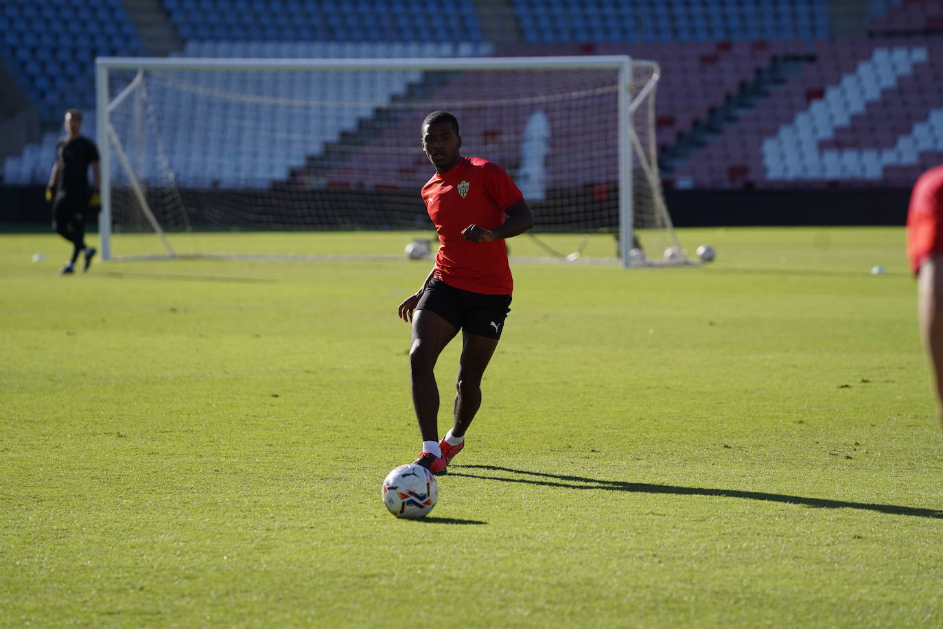 Fotos: Los rojiblancos esperan dar un salto más tras lo hecho en Lugo ante un Sporting fuerte