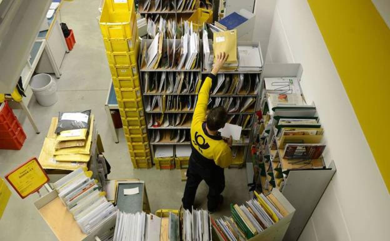 Estafas y timos | Alerta por el envío de un email que suplanta a Correos