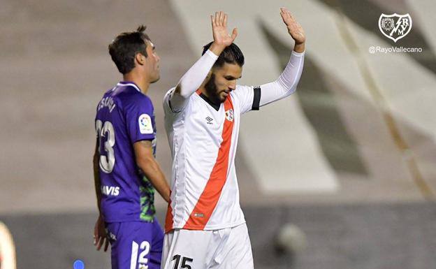 Antoñín: El atacante malagueño todavía pertenece al Granada, aunque esta campaña ha sido cedido al Rayo Vallecano. De momento la afición rayista no le puede pedir más: un partido jugado y un gol marcado, ante su querido Malaga. 