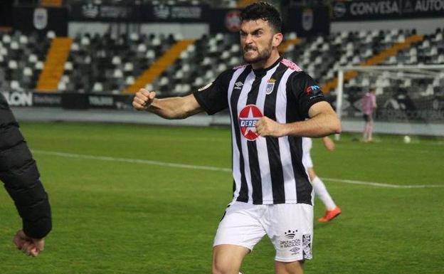 Pablo Vázquez. El central repite en el CD Badajoz, equipo de Segunda división B en el que encajó muy bien la pasada campaña, pero con el que no pudo conseguir el deseado ascenso a la categoría de plata.