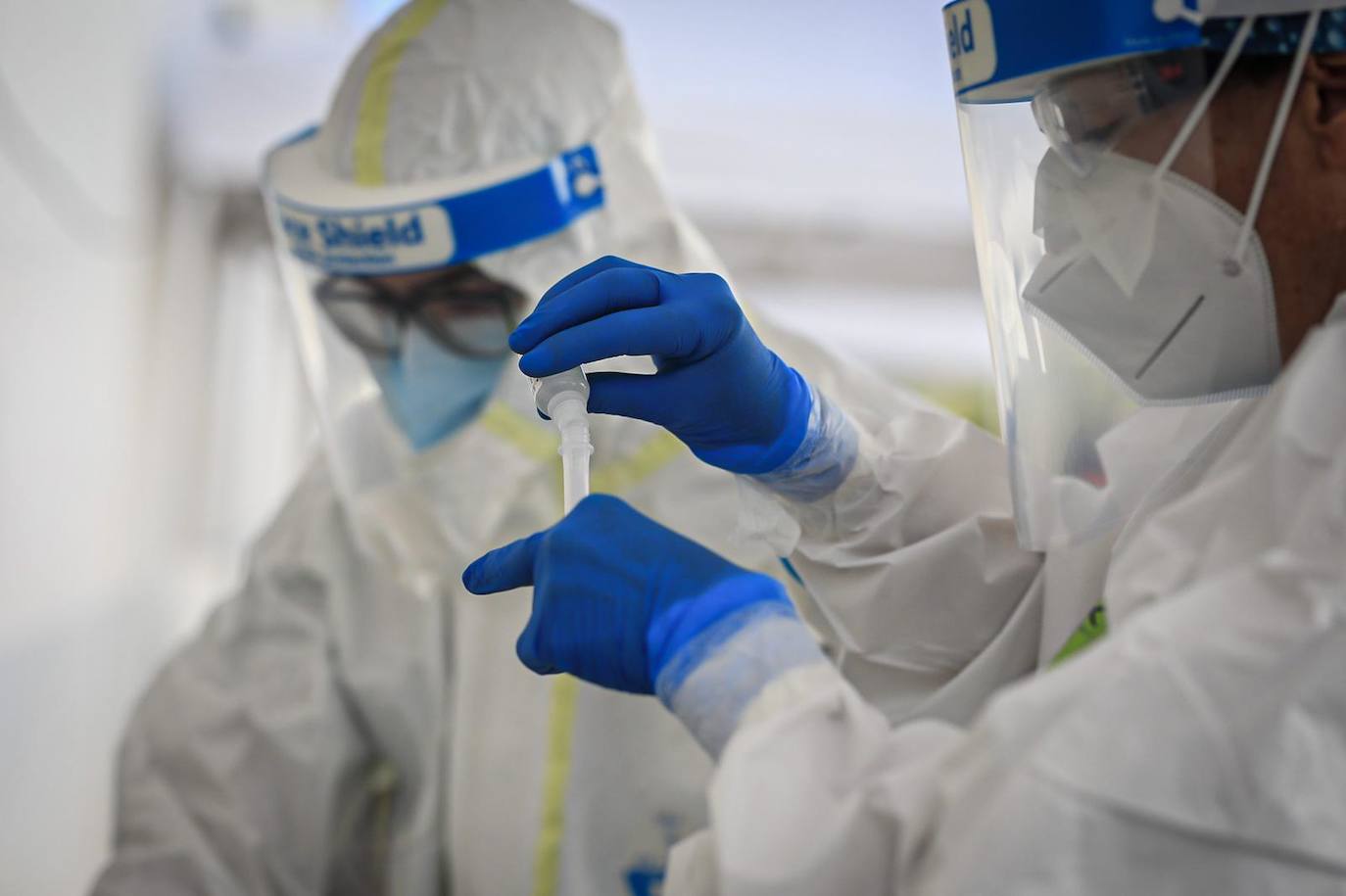 Un millar de vecinos de Alfacar, Zafarraya e Iznalloz participarán en el testeo de contagios