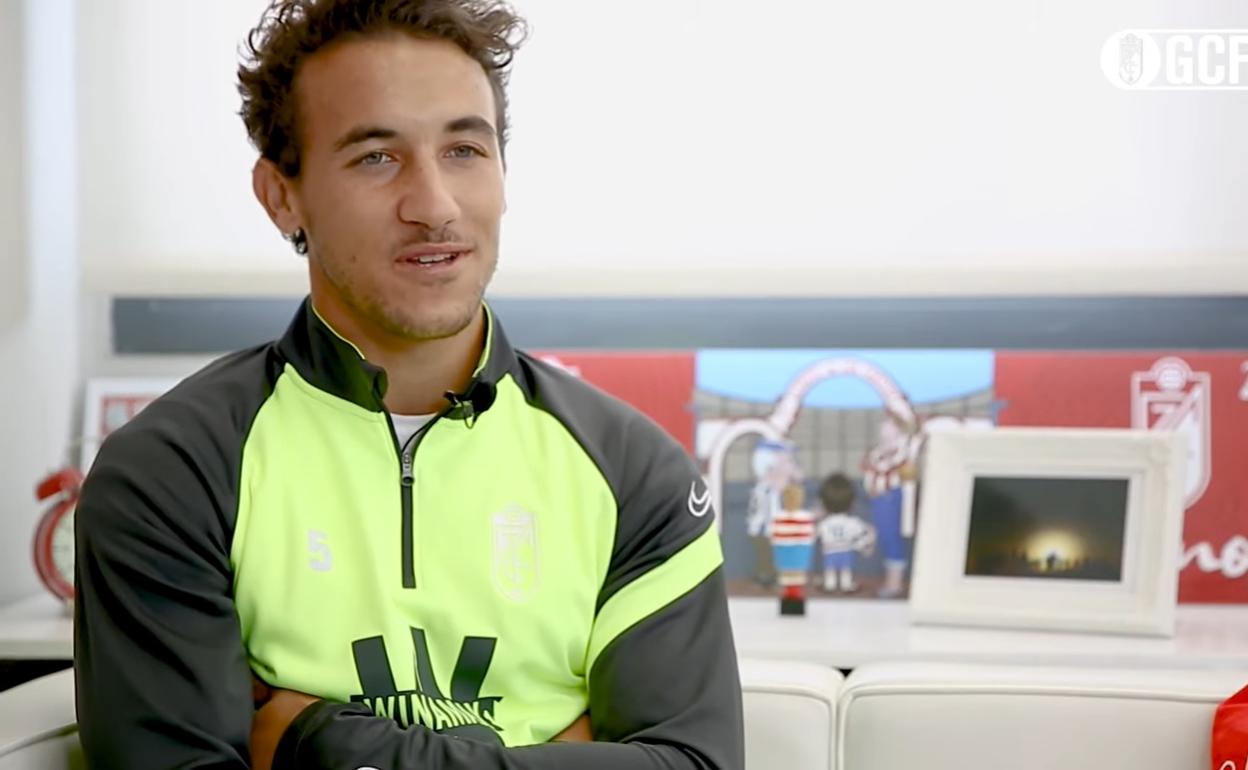 Luis Milla, durante la entrevista realizada a los medios del club. 