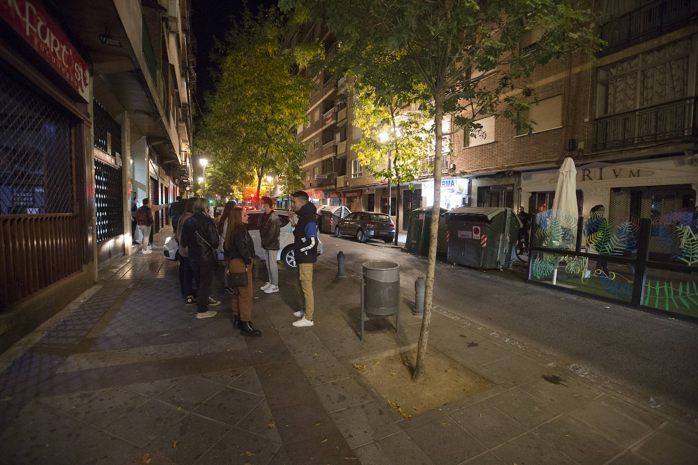 No hubo aglomeraciones en la calle ni establecimientos abiertos más allá de la hora permitida, pero sí reuniones en los pisos tras el cierre de los locales