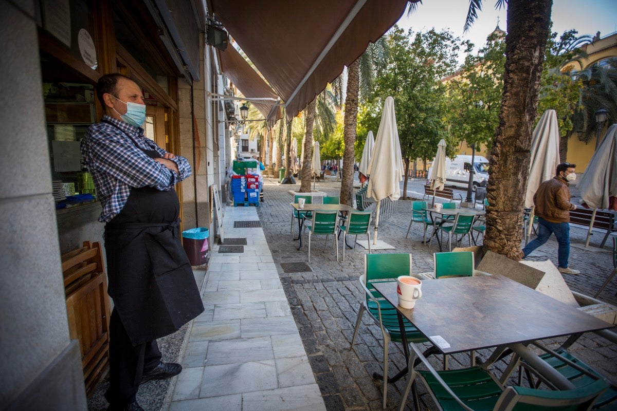 Ambiente en las calles de Granada este sábado