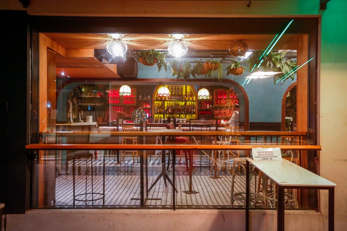 Fotos: Los locales del Centro cumplen con la norma de manera estricta