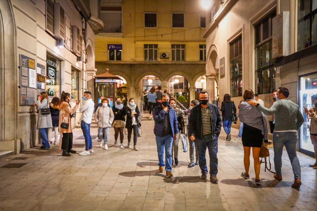Fotos: Los locales del Centro cumplen con la norma de manera estricta