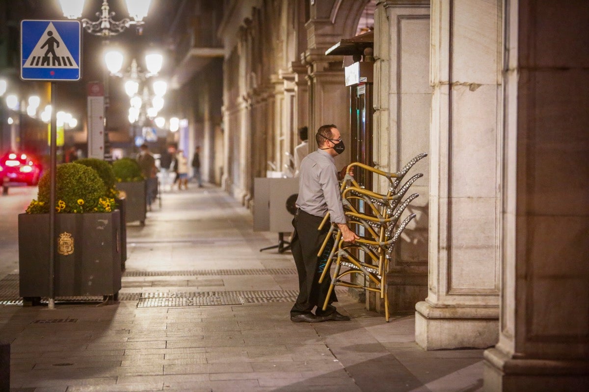 Fotos: Los locales del Centro cumplen con la norma de manera estricta