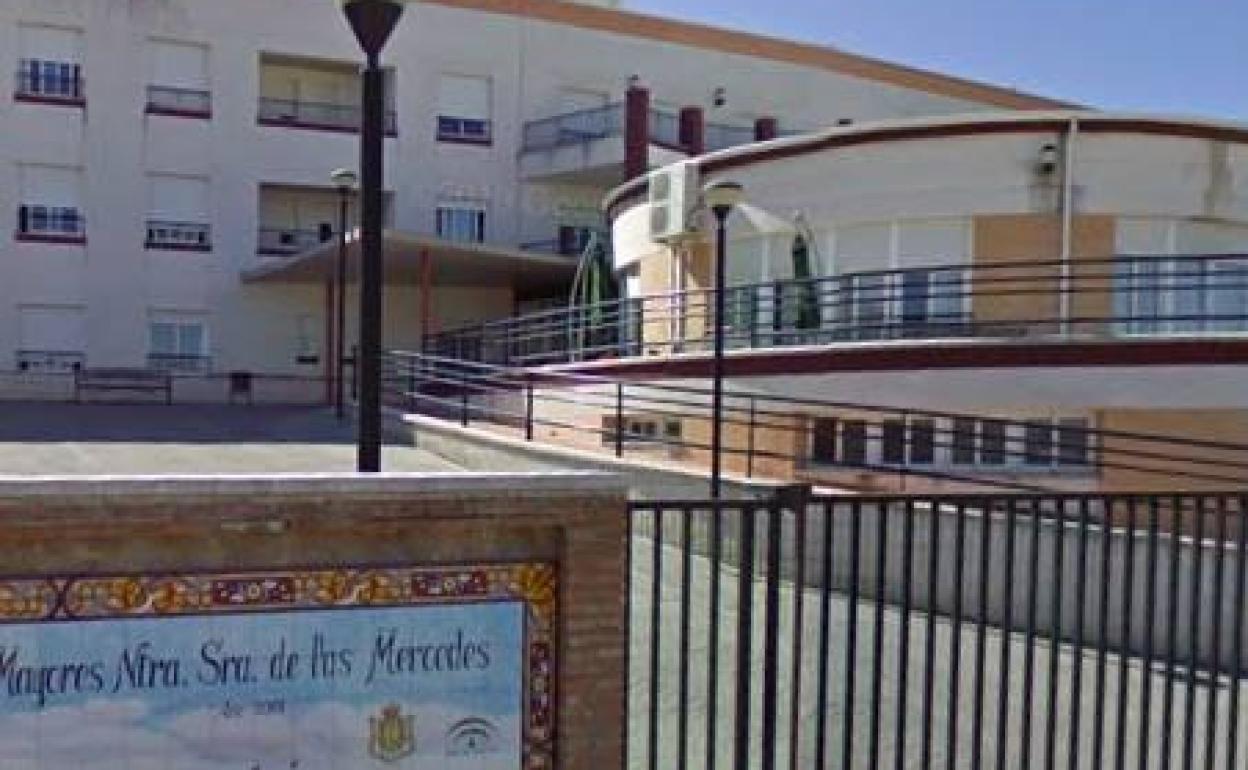 Vista exterior de la residencia Nuestra Señora de las Mercedes. 