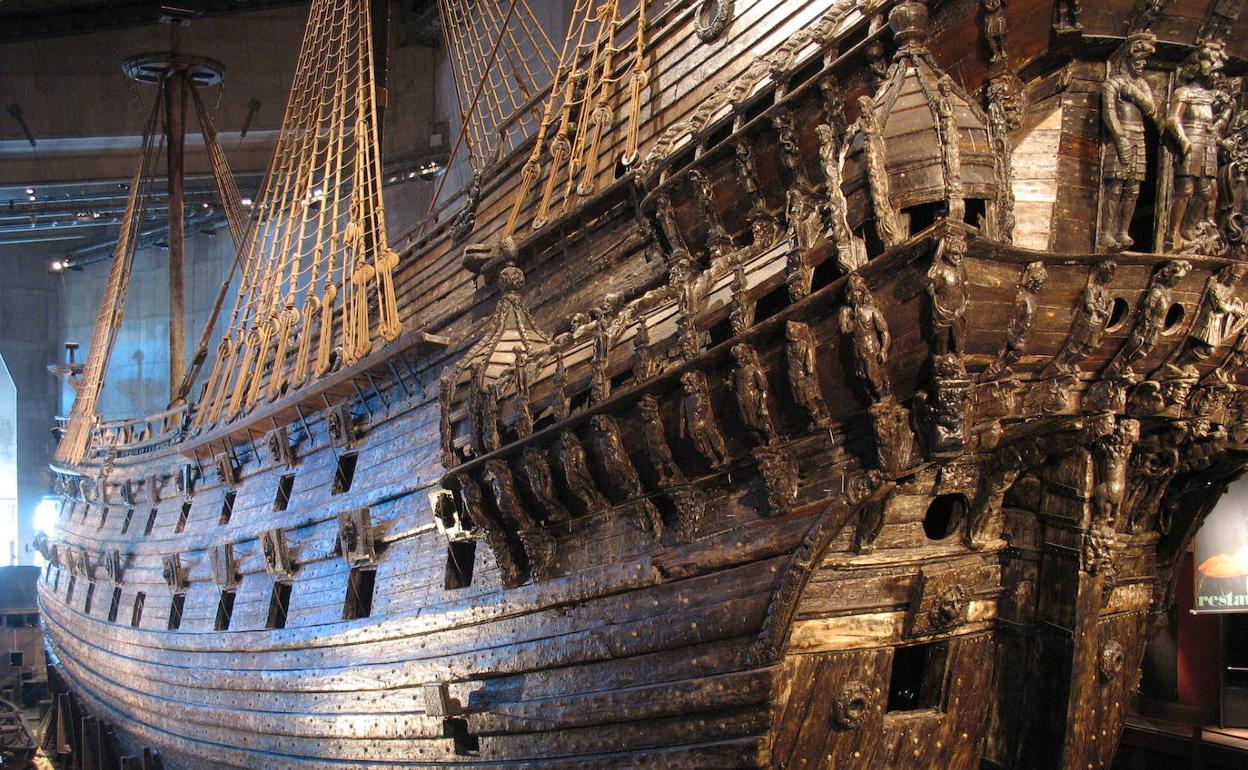 El 'Vasa', el galeón que se hundió en su viaje inaugural en 1628 y hoy es un barco-museo en Estocolmo.