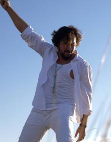 Imagen secundaria 2 - Varios planos del vídeo clip 'Madre Tierra'