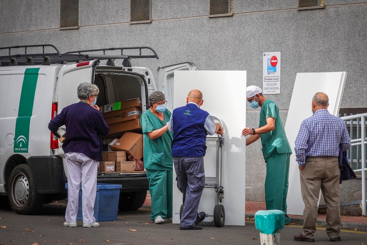 Este miércoles se ha procedido a trasladar a enfermos contagiados con el virus al histórico hospital de la capital