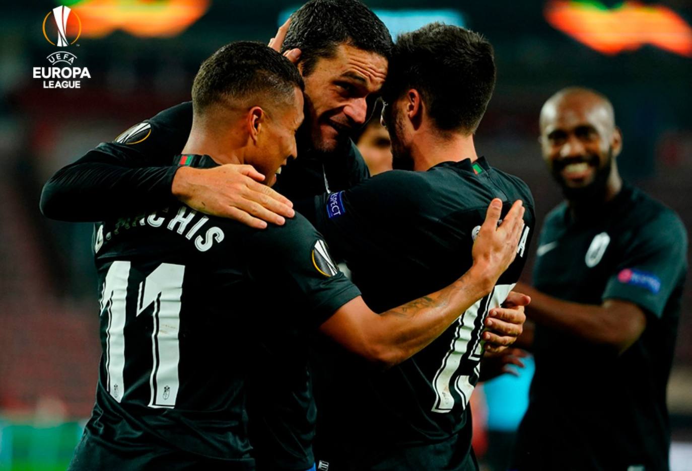 El encuentro se celebra en el en el Philips Stadion.