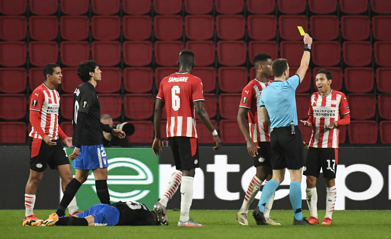 El encuentro se celebra en el en el Philips Stadion.