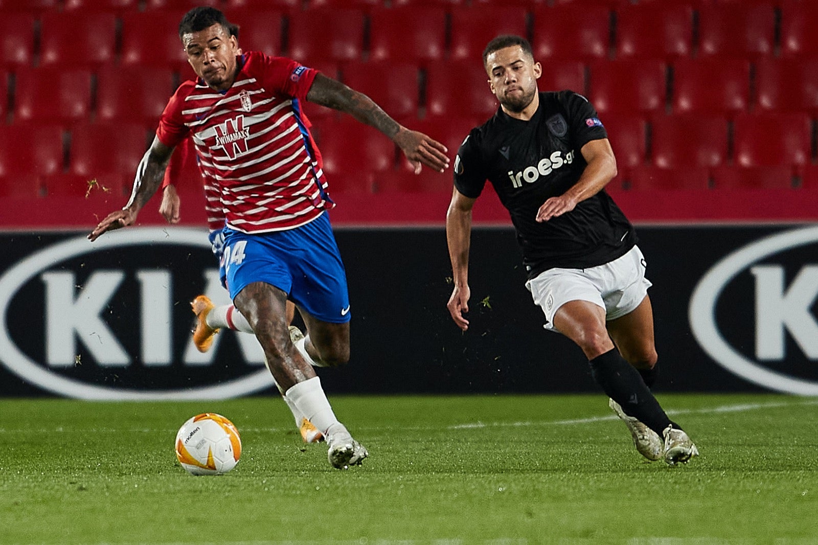 El conjunto rojiblanco se ha estrenado en Europa League en Los Cármenes