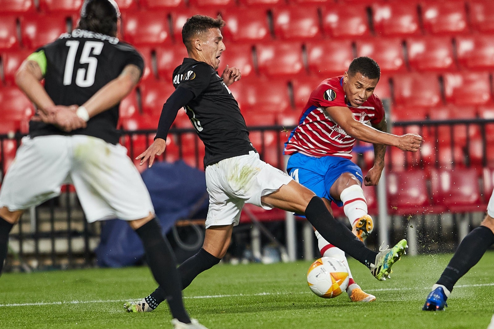 El conjunto rojiblanco se ha estrenado en Europa League en Los Cármenes