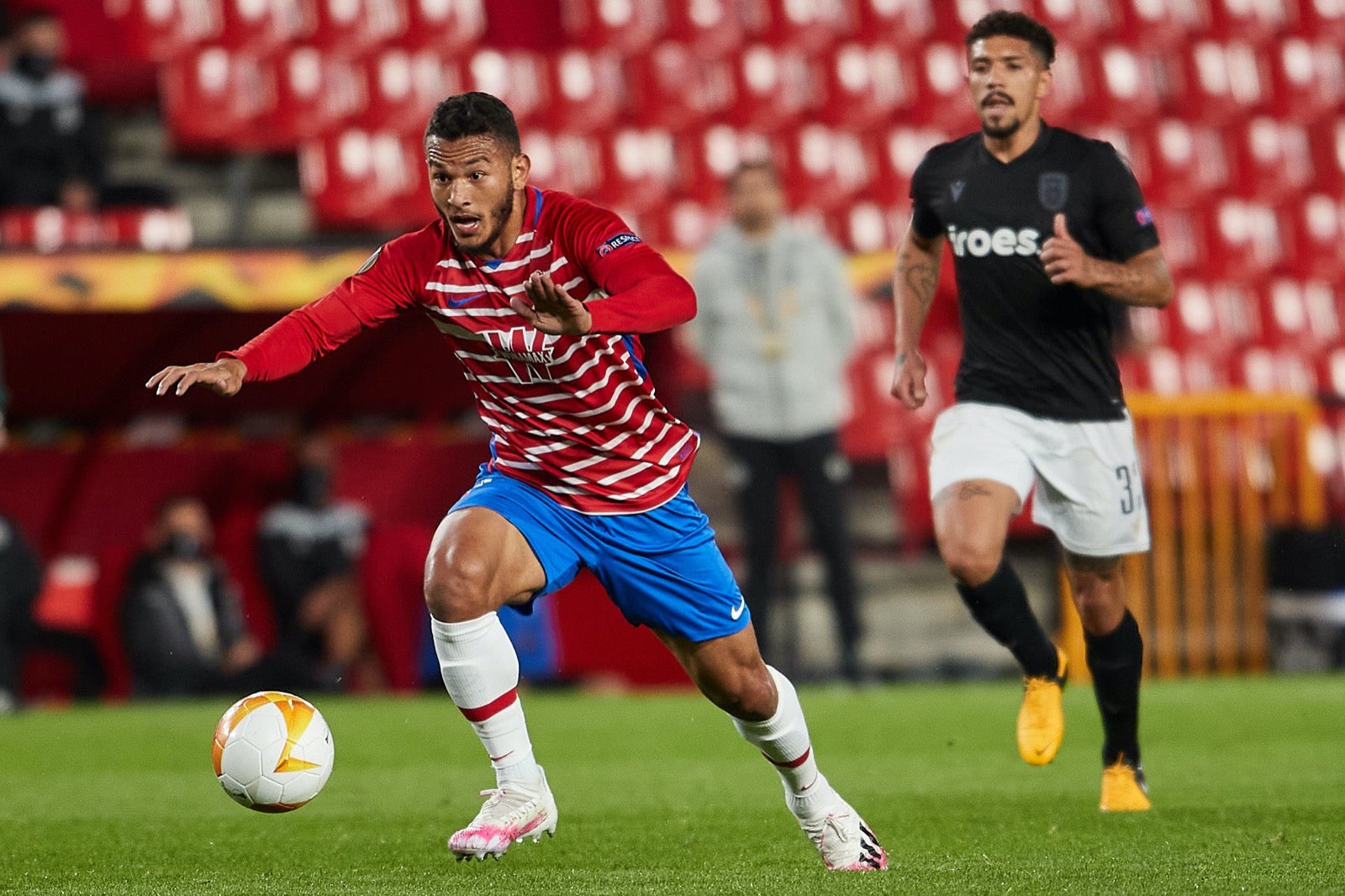 El conjunto rojiblanco se ha estrenado en Europa League en Los Cármenes