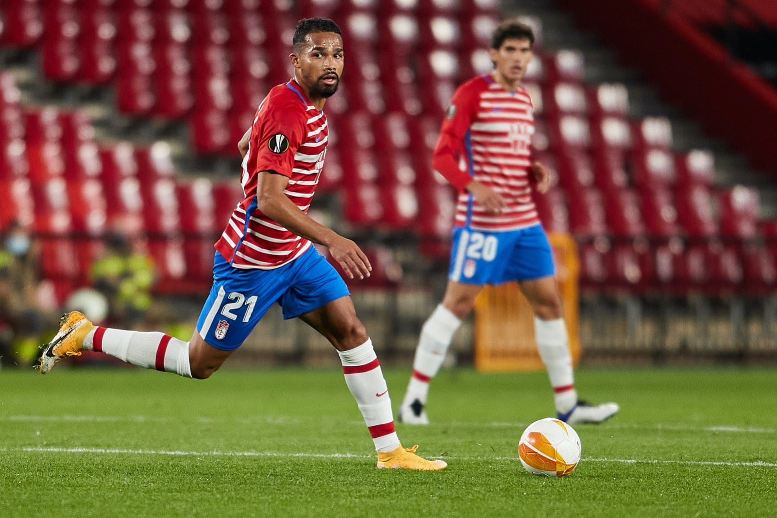 El conjunto rojiblanco se ha estrenado en Europa League en Los Cármenes