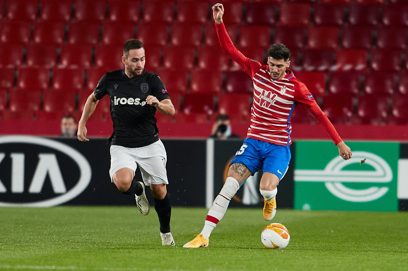 El conjunto rojiblanco se ha estrenado en Europa League en Los Cármenes