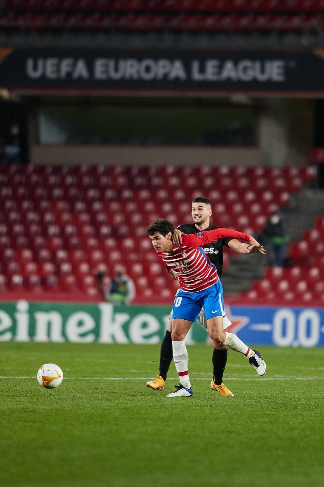 El conjunto rojiblanco se ha estrenado en Europa League en Los Cármenes