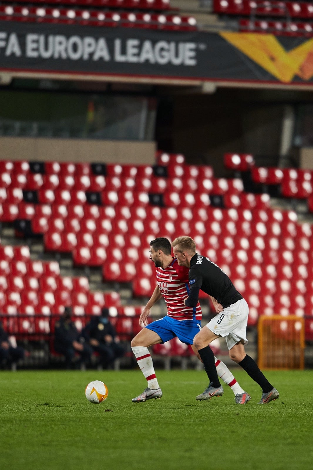 El conjunto rojiblanco se ha estrenado en Europa League en Los Cármenes