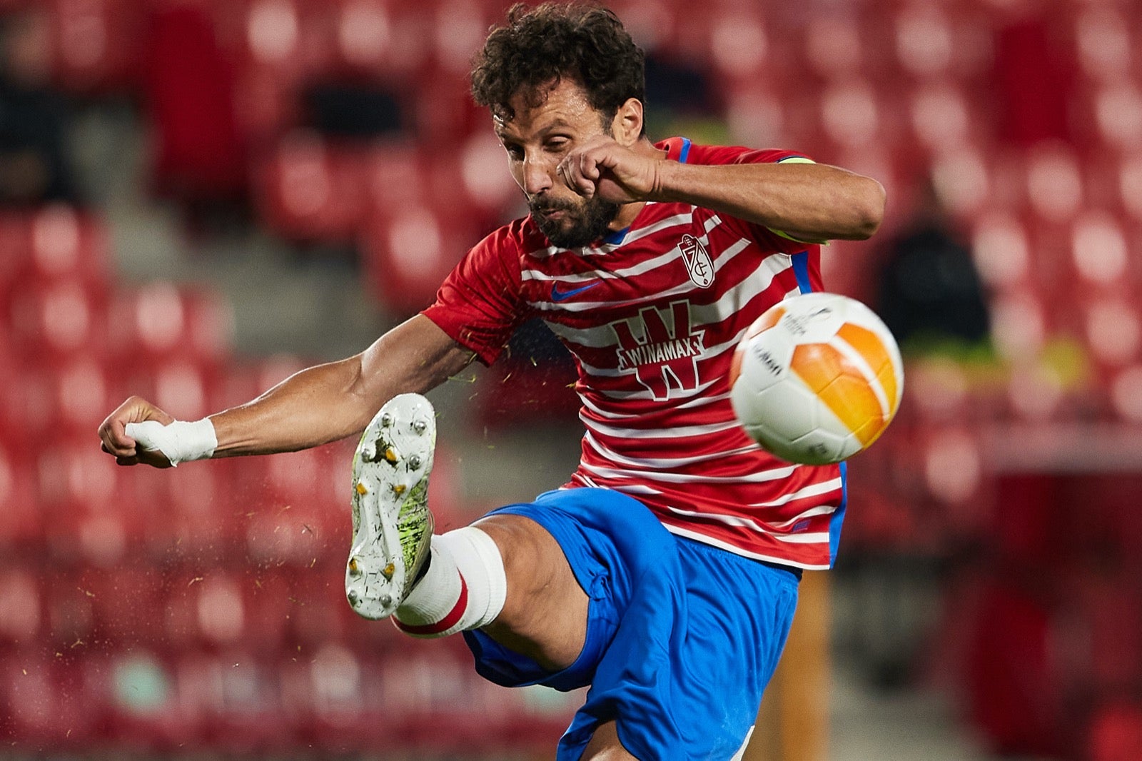 El conjunto rojiblanco se ha estrenado en Europa League en Los Cármenes