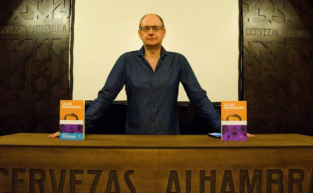 Fernando Marías, en la presentación de la novela en Granada.