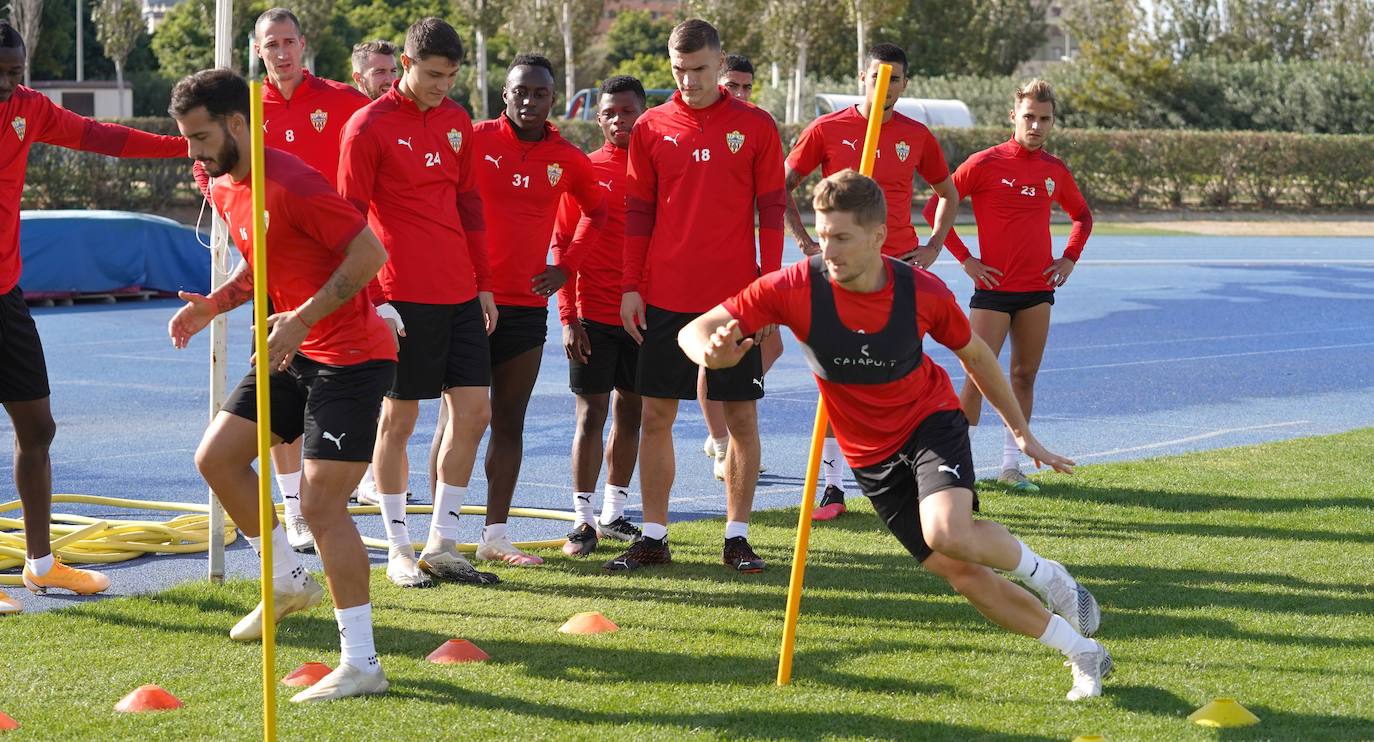 José Gomes repite convocatoria para el partido de mañana, con jornada de activación en el Estadio de los Juegos Mediterráneos en la matinal