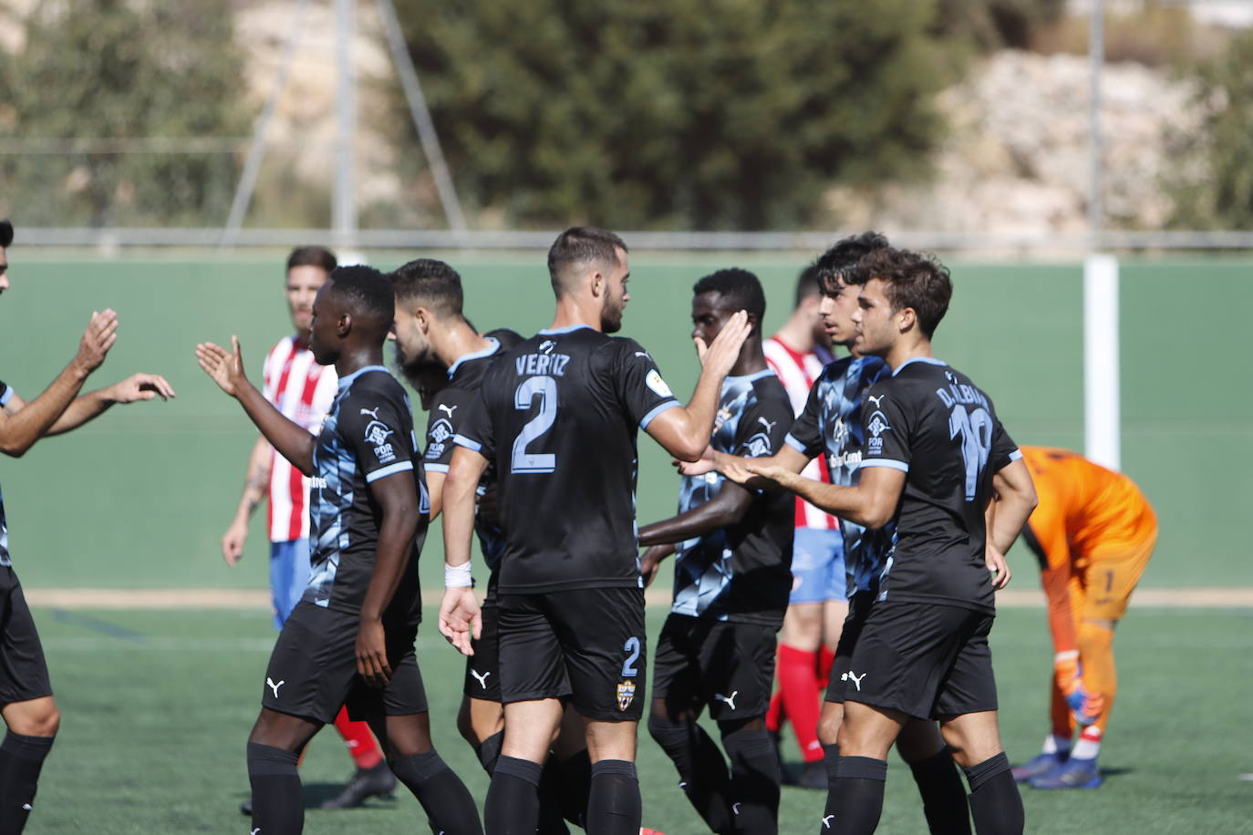 Revive en fotos el derbi entre ambos conjuntos 