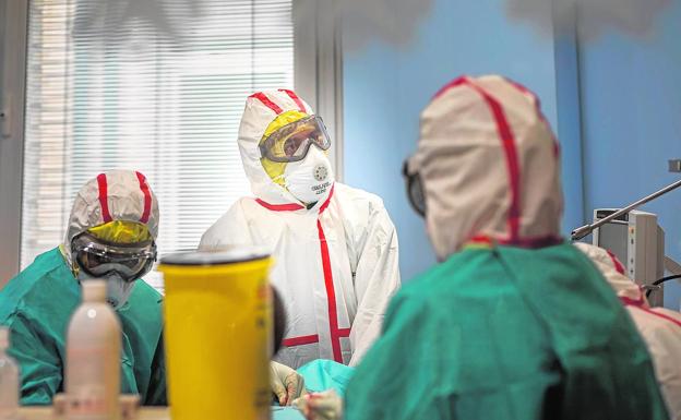 La provincia de Granada, a cien camas del peor escenario previsto de la pandemia