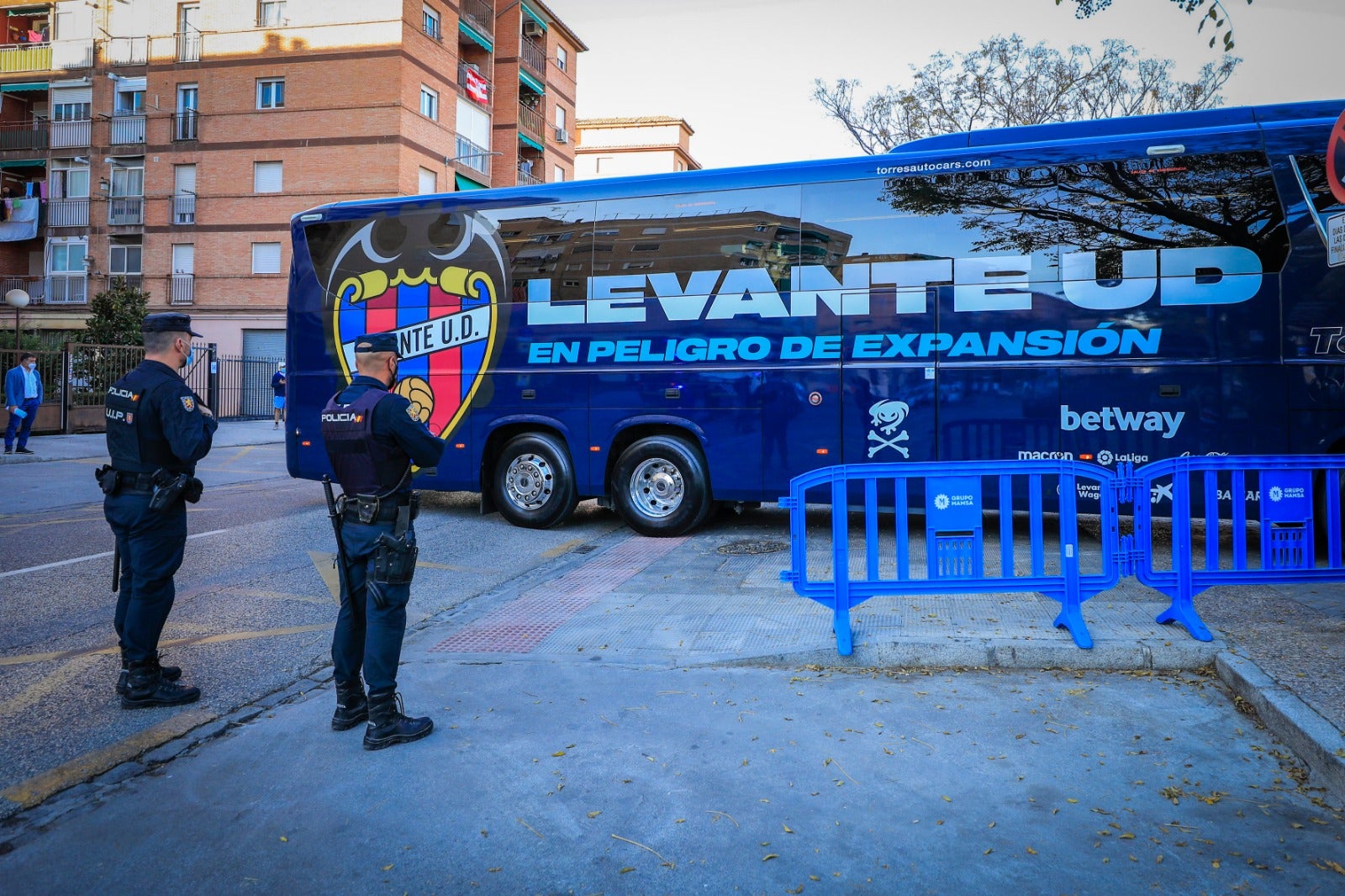 Revive en imágenes el encuentro entre rojiblancos y granotas