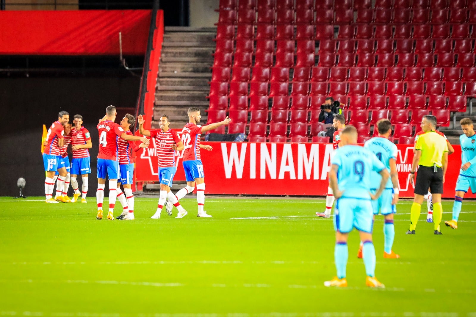 Revive en imágenes el encuentro entre rojiblancos y granotas