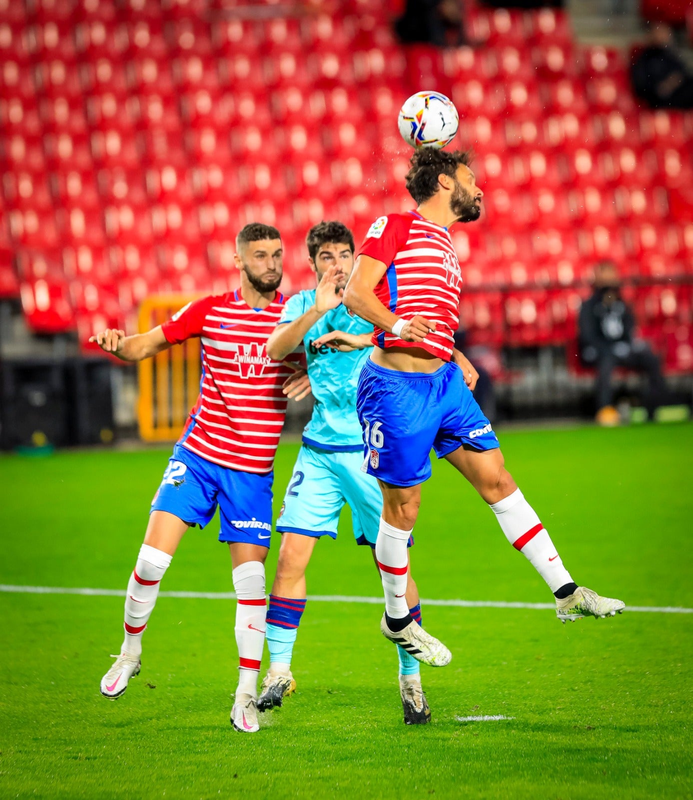 Revive en imágenes el encuentro entre rojiblancos y granotas