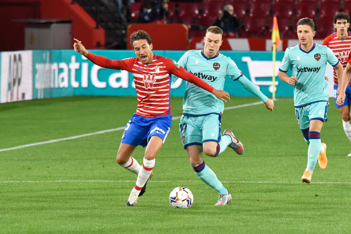 Revive en imágenes el encuentro entre rojiblancos y granotas