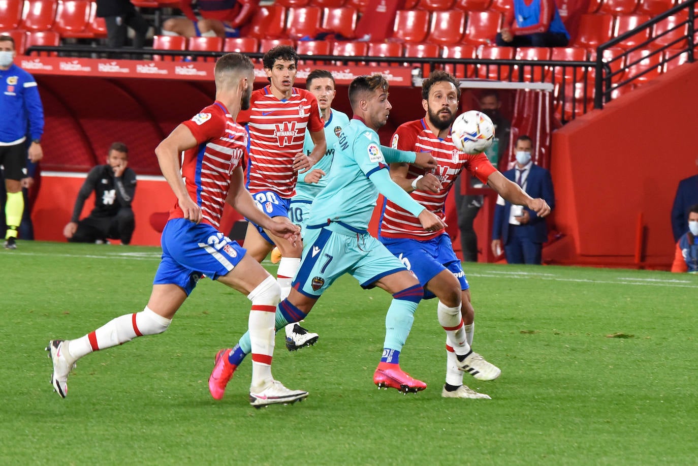 Revive en imágenes el encuentro entre rojiblancos y granotas