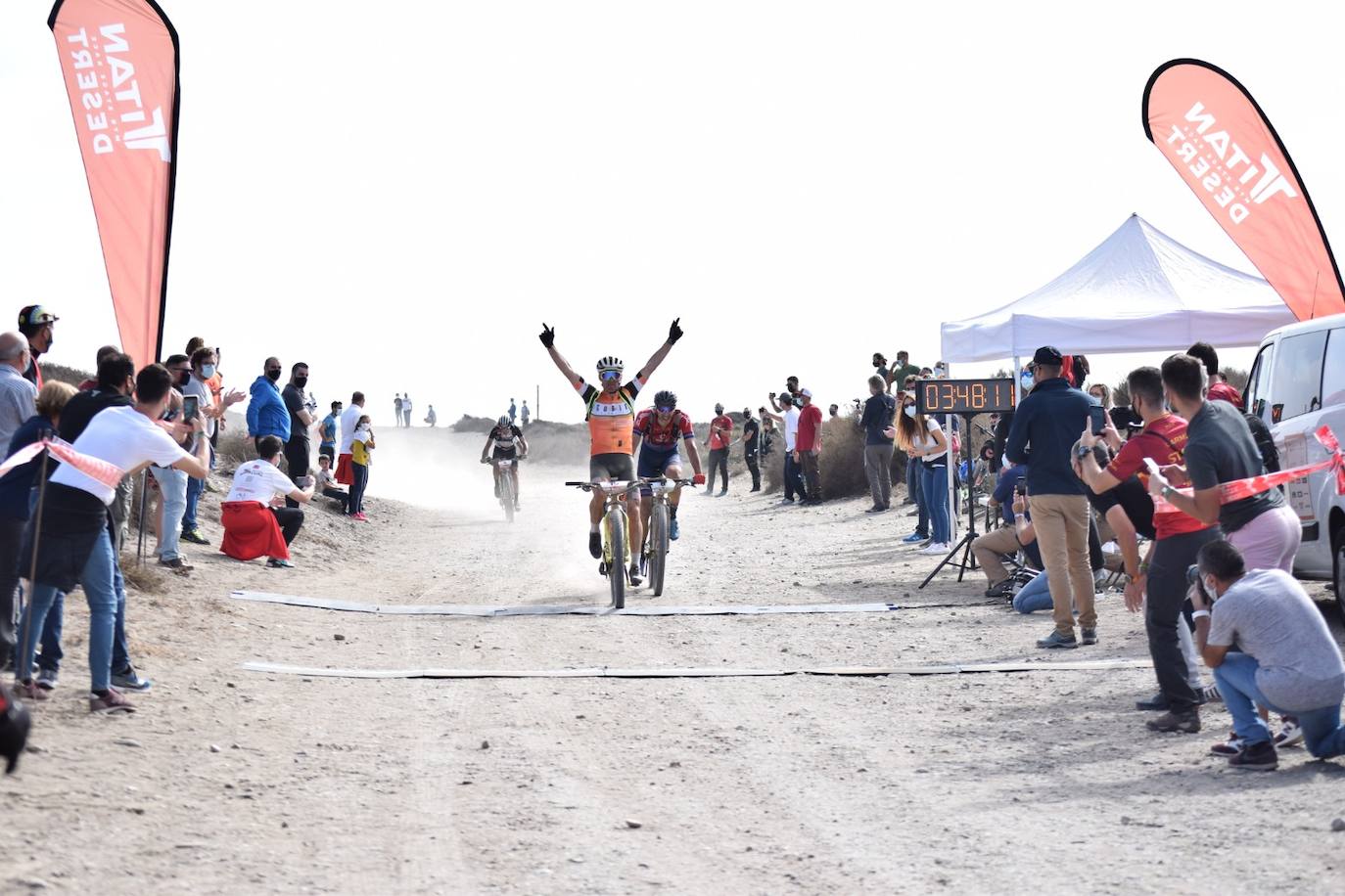 Jesús del Nero, del Gobik, y Clàudia Galícia, del Magamo, vencen en el estreno de la prueba ante Zubero, Mantecón, Gabriel y Roura