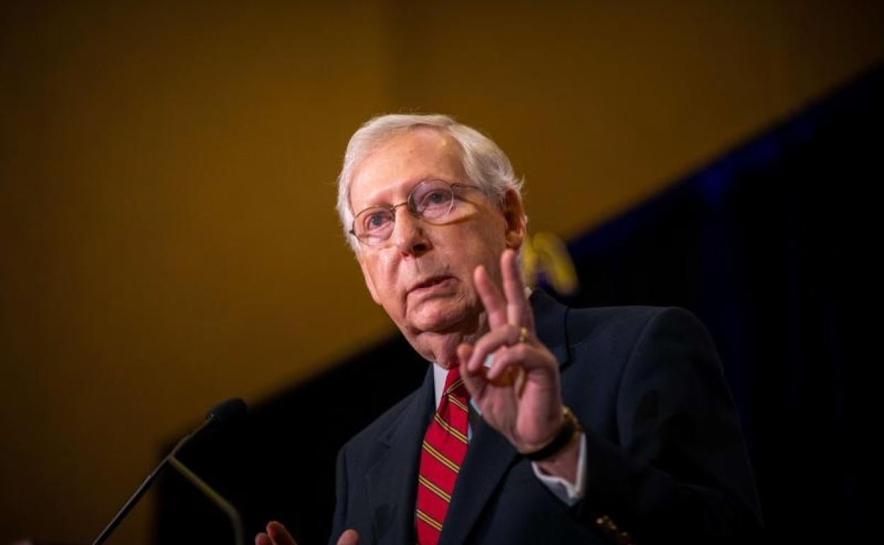 El republicano Mitch McConnell, lider de la mayoría en el Senado, ha sido reelegido para el Senado.