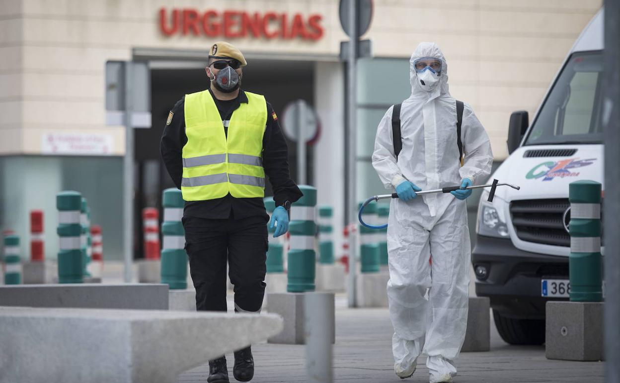 Coronavirus en Granada | El hospital del PTS valora poner camas en una de sus cafeterías