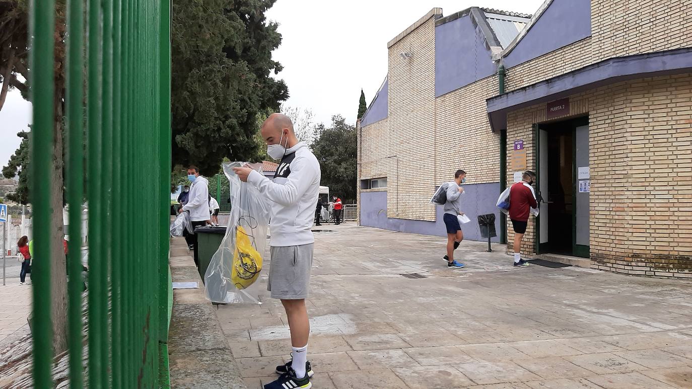 Fotos: Unos 8.500 aspirantes a ser Policía Nacional realizan las pruebas físicas en la sede de Jaén