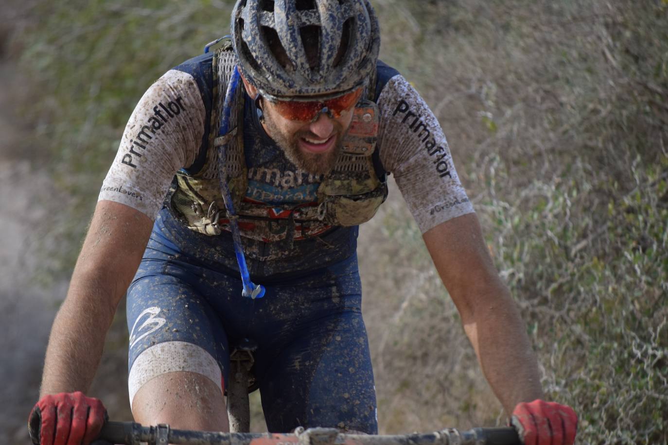 Sergio Mantecón y Clàudia Galicia conquistan la prueba celebrada en Almería, que ha enseñado un entorno para volver