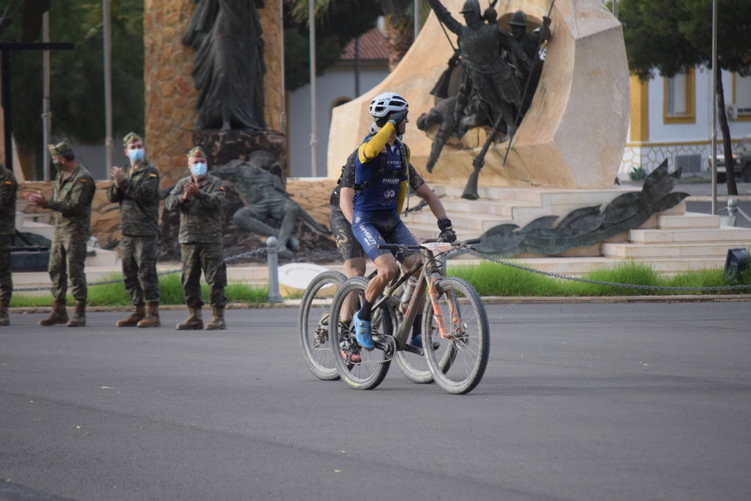 Sergio Mantecón y Clàudia Galicia conquistan la prueba celebrada en Almería, que ha enseñado un entorno para volver