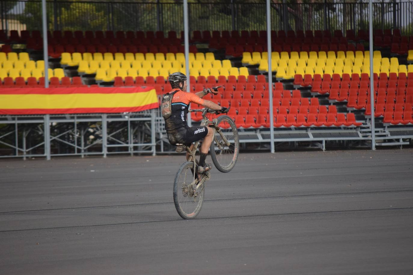 Sergio Mantecón y Clàudia Galicia conquistan la prueba celebrada en Almería, que ha enseñado un entorno para volver
