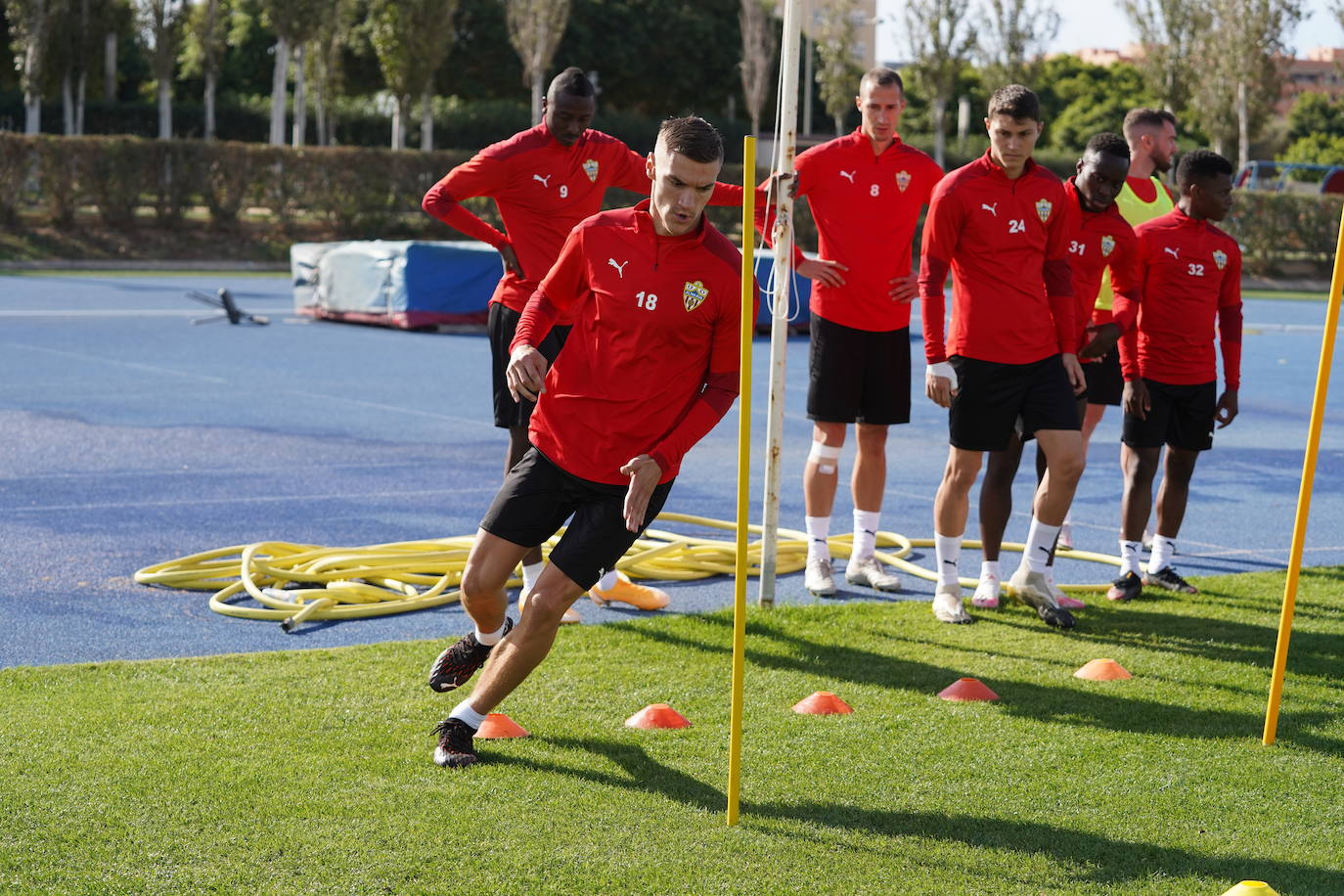 Maras vuelve con Serbia y se perderá, como Madkaridze y Cuenca, el duelo con el Mirandés. 