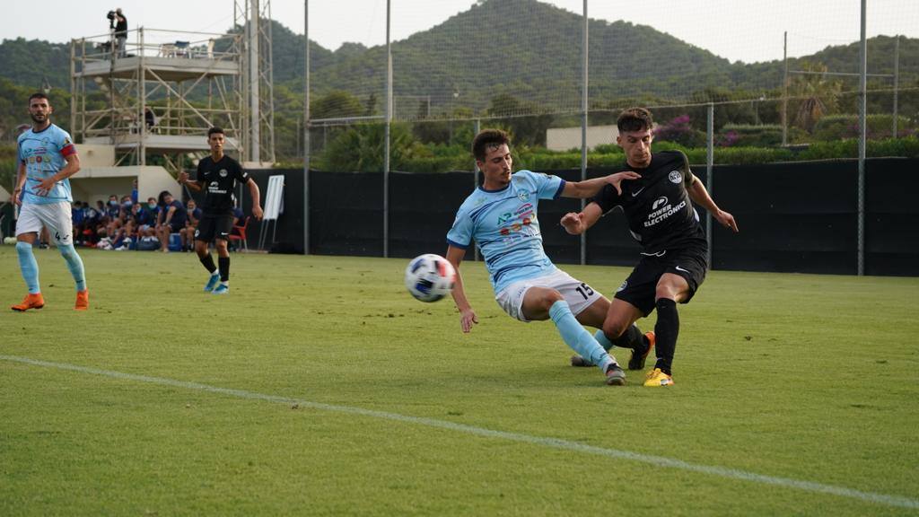 Sergio Pérez se pierrde el partido de los ejidenses por lesión. 