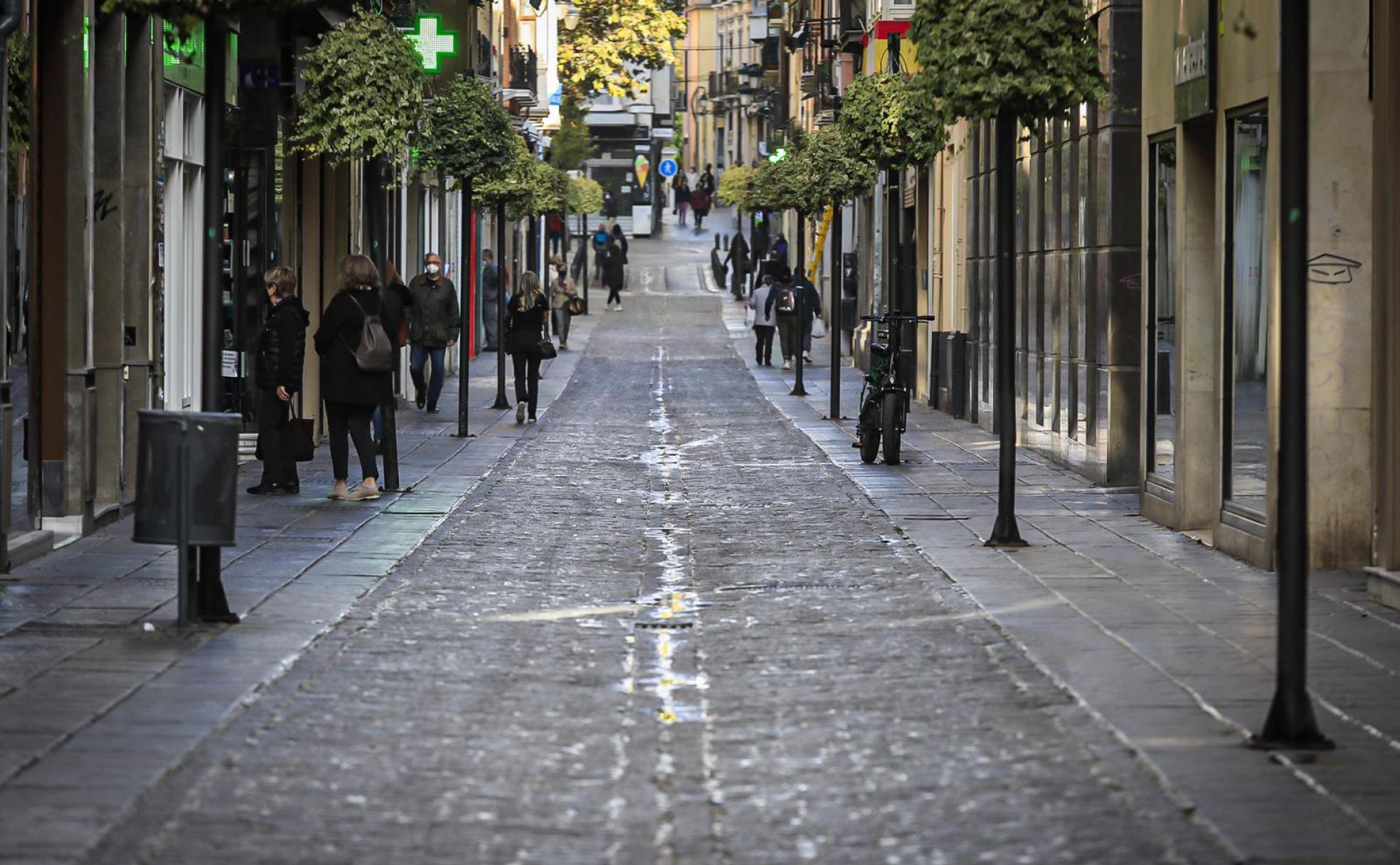 Confinamiento de Granada | Amanece en un espejismo de vieja nueva normalidad