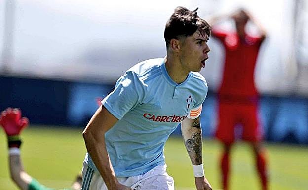 Sergio Barcia celebra el gol que metió al Juvenil A del Celta en los octavos de final de la Copa del Rey en la temporada 2018/2019. 