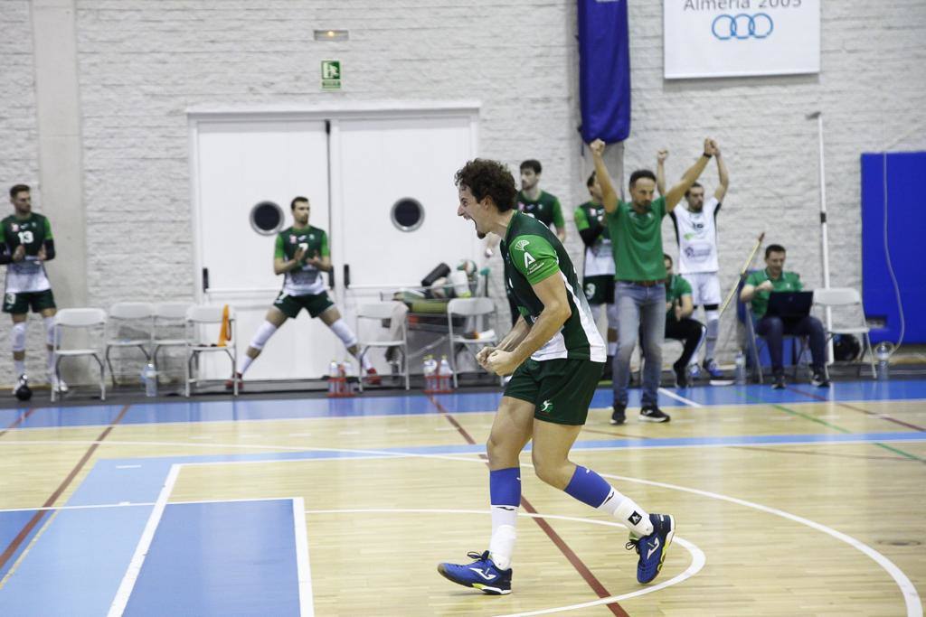 Fotos: Unicaja Almería e Ibiza lo remotan por donde lo dejaron