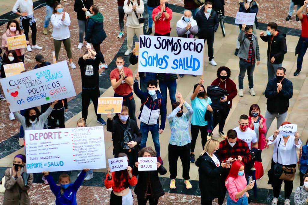 Los gimnasios protestan para poder abrir en Granada