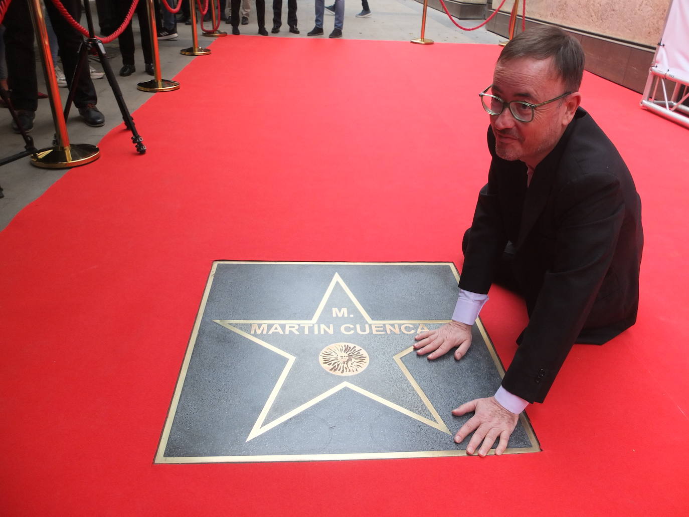 El director Manuel Martín Cuenca se ha convertido en el primer almeriense en contar con una estrella en el Paseo de la Fama de la capital en un acto que se ha celebrado este miércoles en el marco del Festival Internacional de Cine de Almería (Fical) 2020 .