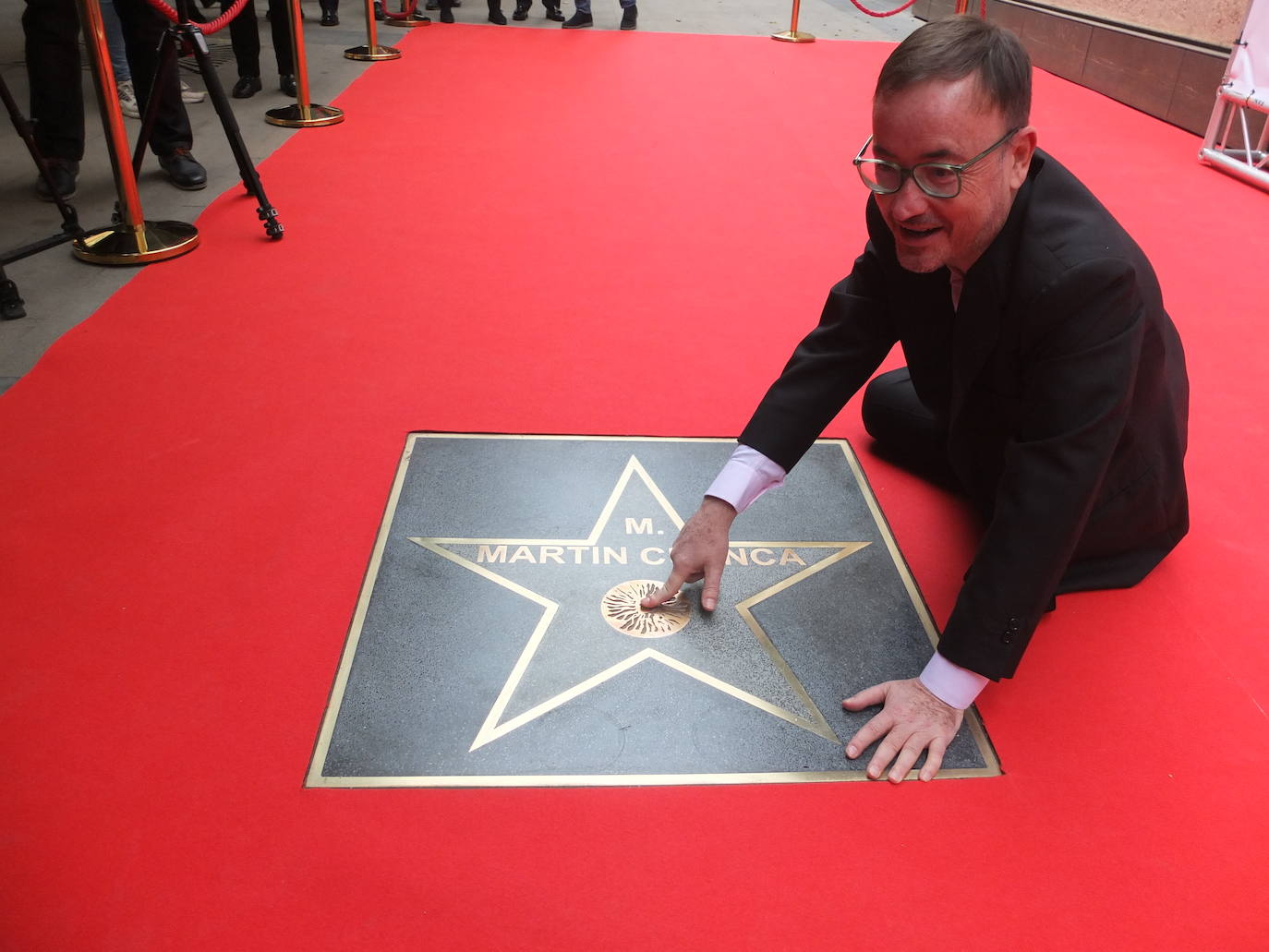 El director Manuel Martín Cuenca se ha convertido en el primer almeriense en contar con una estrella en el Paseo de la Fama de la capital en un acto que se ha celebrado este miércoles en el marco del Festival Internacional de Cine de Almería (Fical) 2020 .