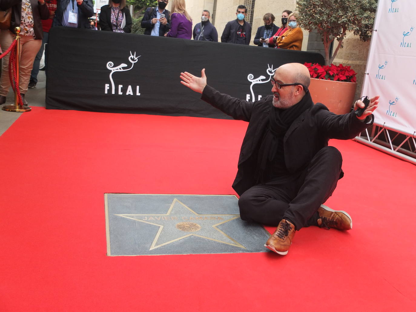 El actor riojano Javier Cámara, uno de los más afamados del cine español, ha destapado este sábado su estrella en el Paseo de la Fama de Almería.
